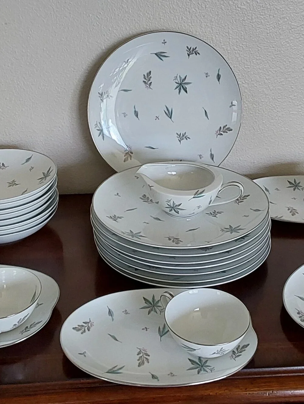 Noritake  Automne White Dinnerware Set with Soft Sage Leaf Pattern